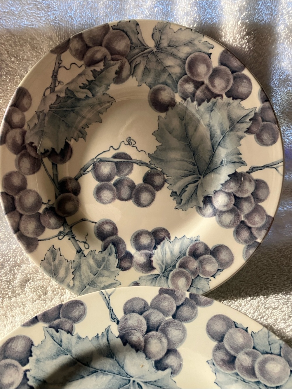 3 Pier 1 England Angleterre Vineyard Appetizer 8 1/2” Plates